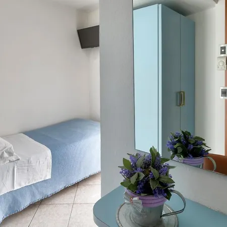 Roby Hotel 2*