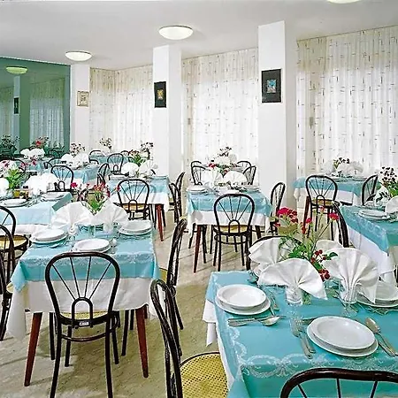 Roby Hotel 2*